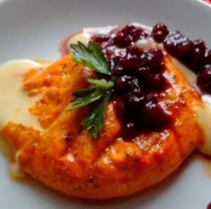 Vyprážaný encián s brusnicami