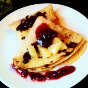 Palacinky s džemom a ovocím